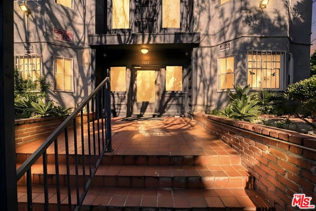 1513 W 12th Place, Los Angeles