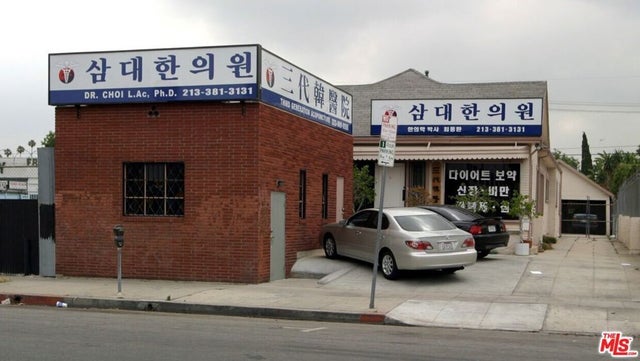 220 N Oxford Avenue, Los Angeles