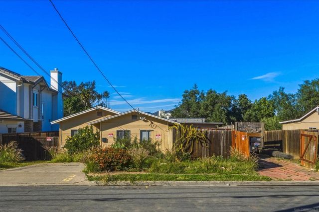 7380 Mohawk St., La Mesa