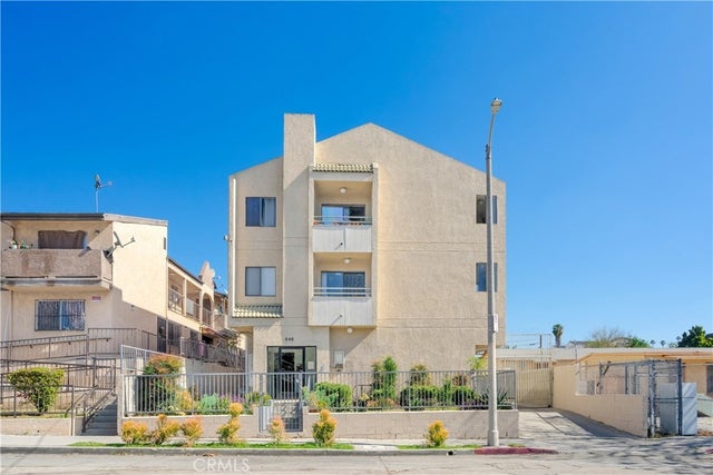 646 N Madison Avenue, Los Angeles