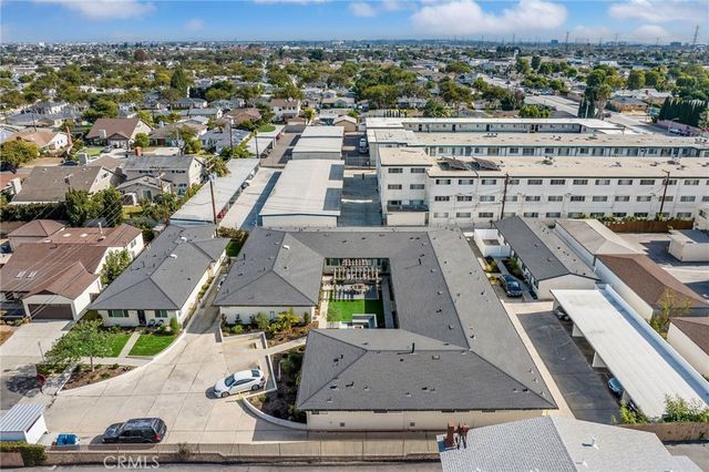 17302 Ermanita, Torrance