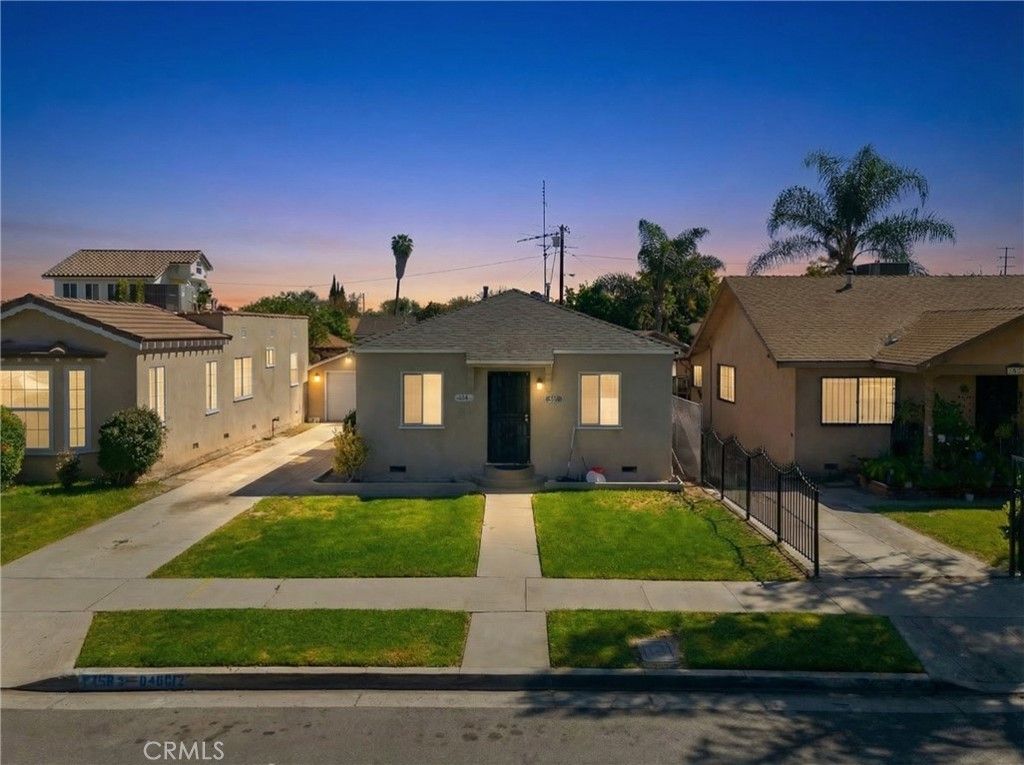 8468 Virginia, South Gate