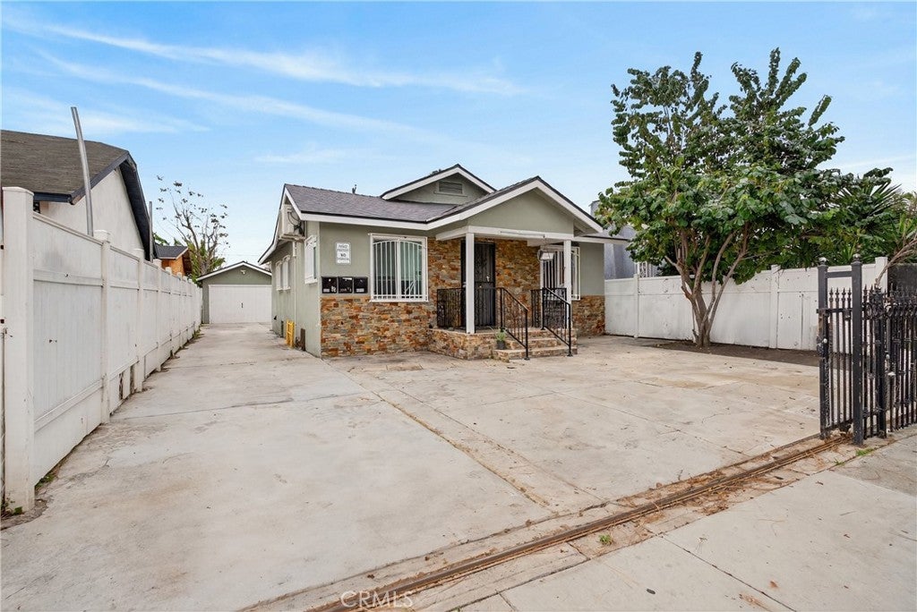 Photo of Listing #SB26043265