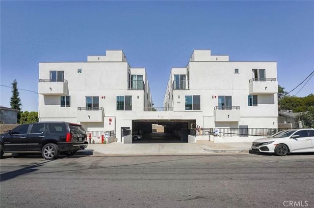 8837 Burnet Avenue, North Hills