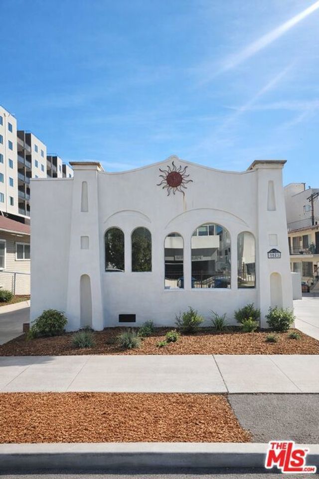 1028 S Serrano Avenue, Los Angeles