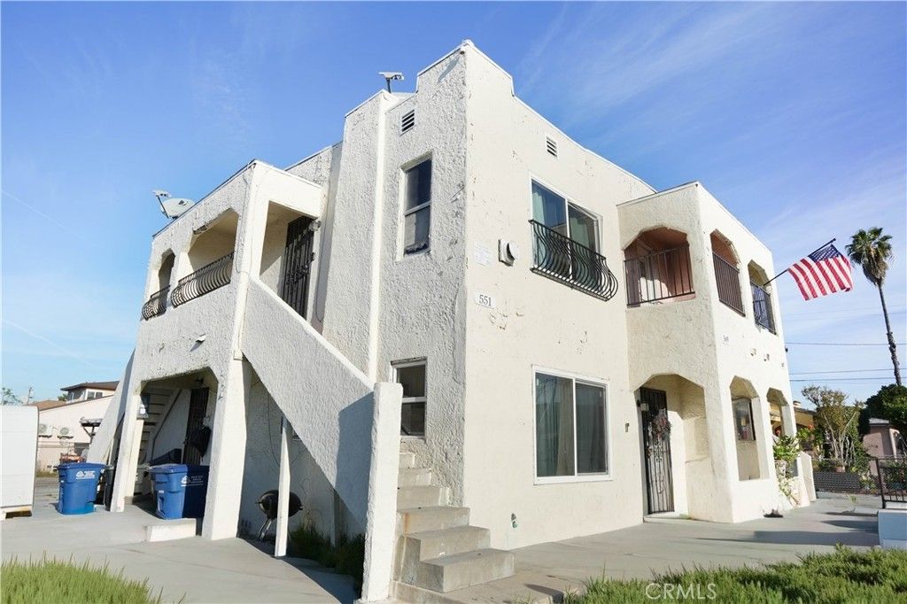 545 Eastmont Avenue, Los Angeles