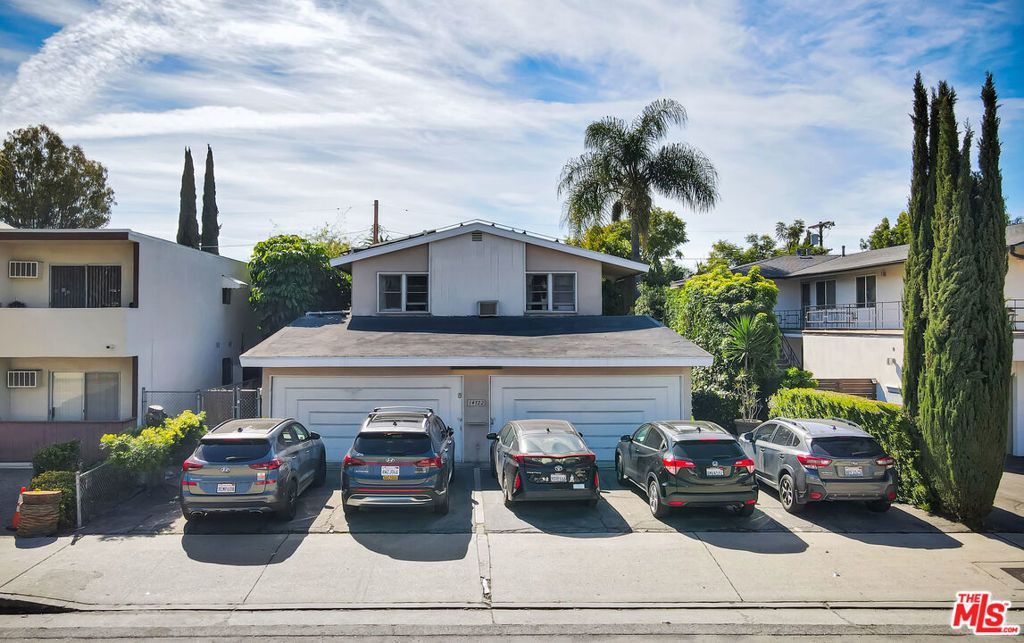 14722 Magnolia Boulevard, Sherman Oaks