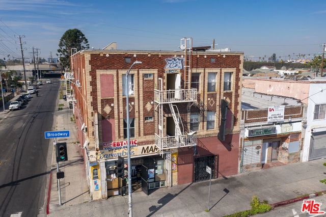 5929 S Broadway, Los Angeles