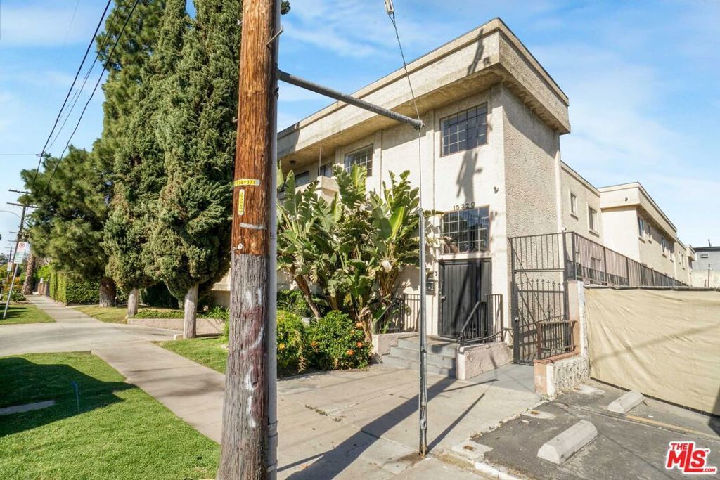 15329 Vose Street, Van Nuys
