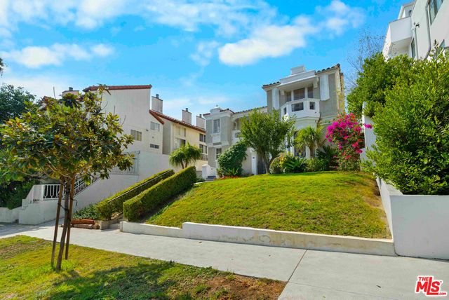 865 S Lucerne Boulevard, Los Angeles