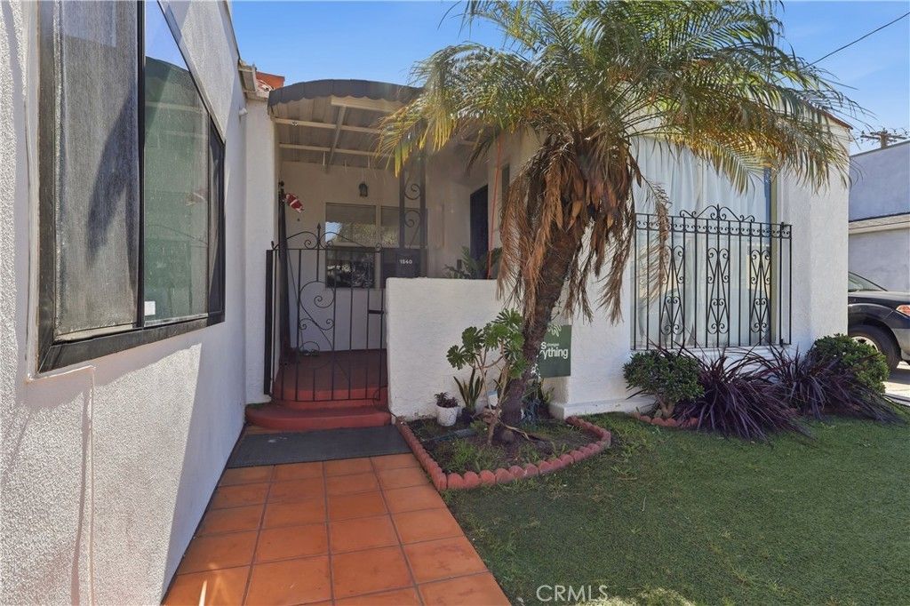1540 E Wardlow, Long Beach