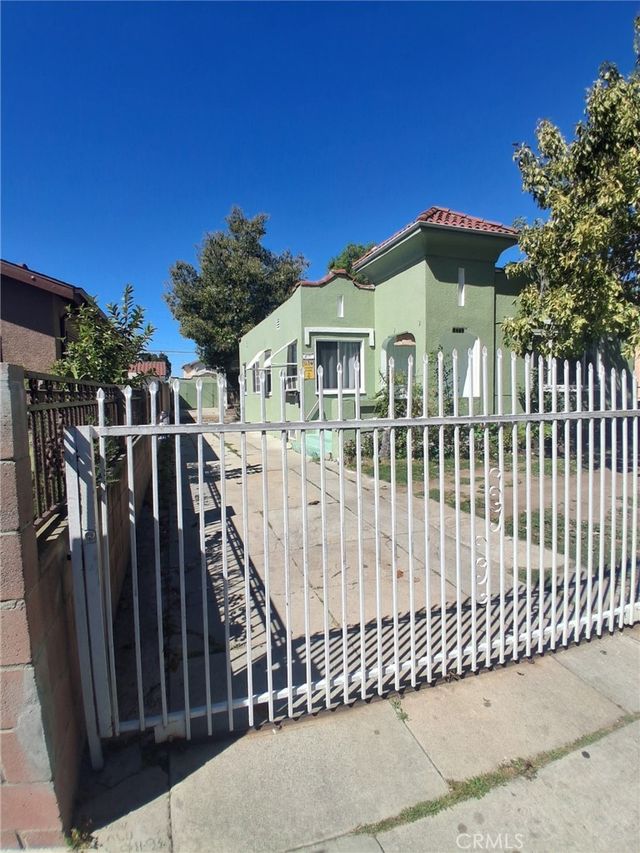 8469 Cypress, South Gate
