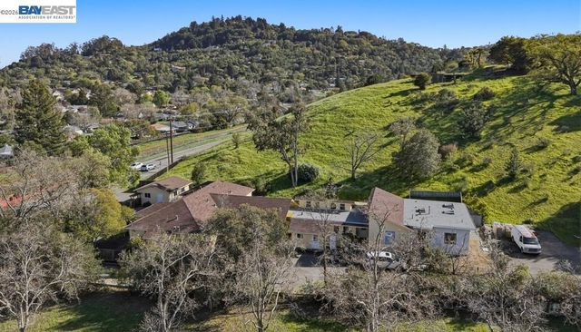 179 Los Ranchitos Rd, San Rafael