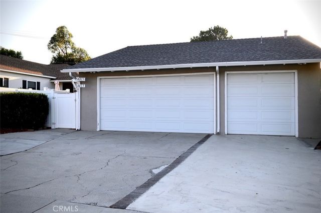 4813 Topanga Canyon, Woodland Hills