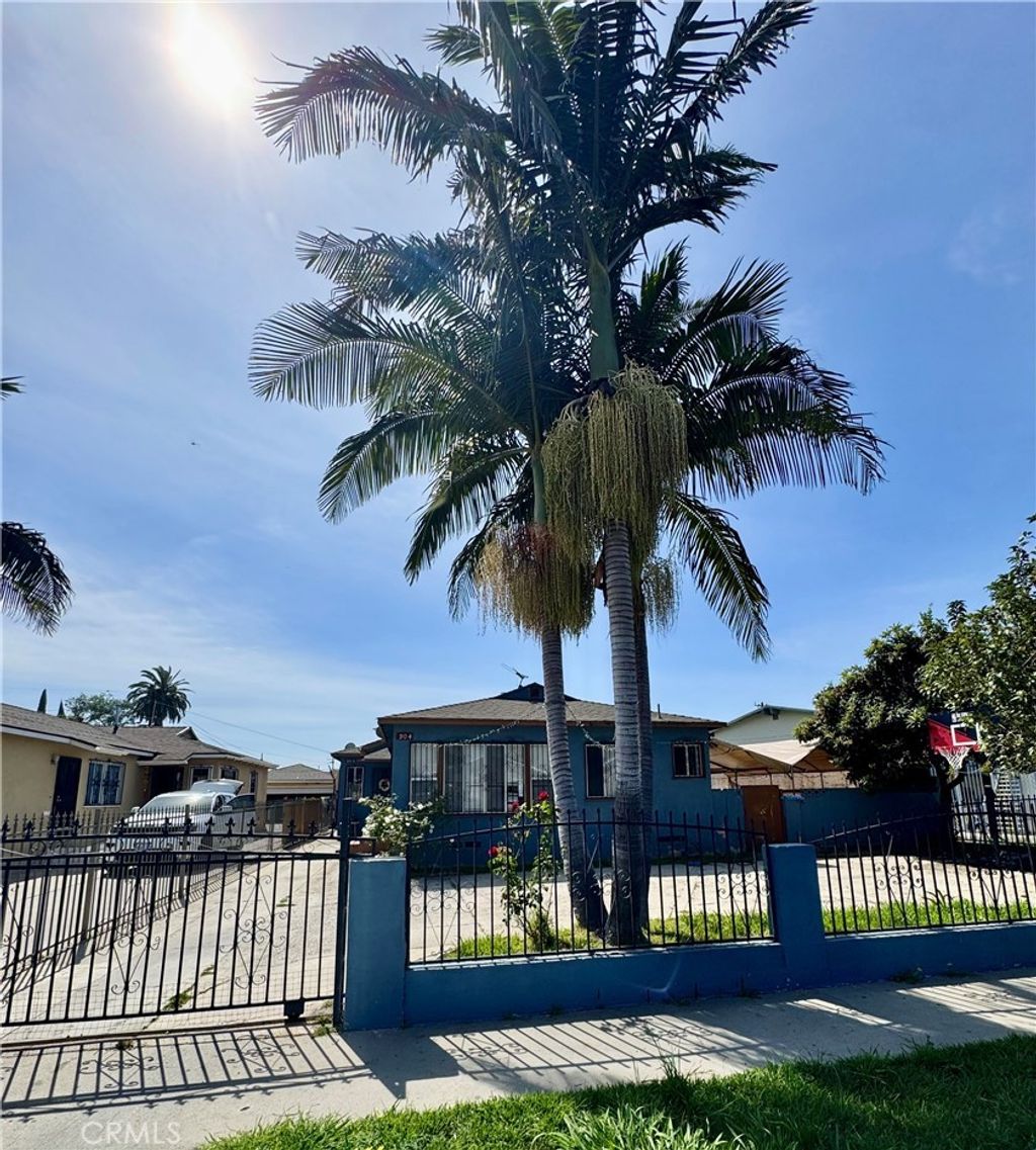 904 E Stockton, Compton