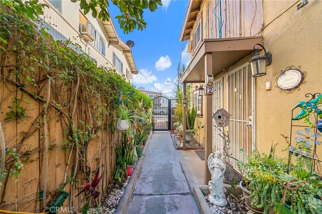 Photo of Listing #IV26063890