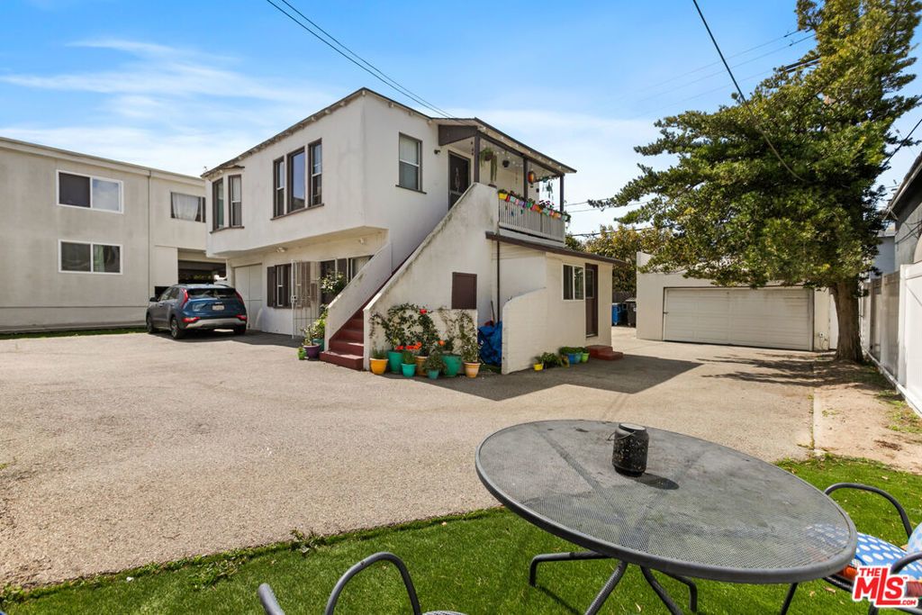 2302 32nd Street, Santa Monica