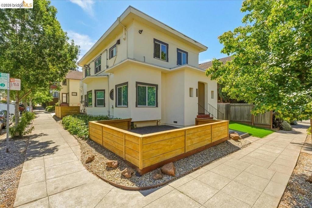 2529 Ellsworth St, Berkeley