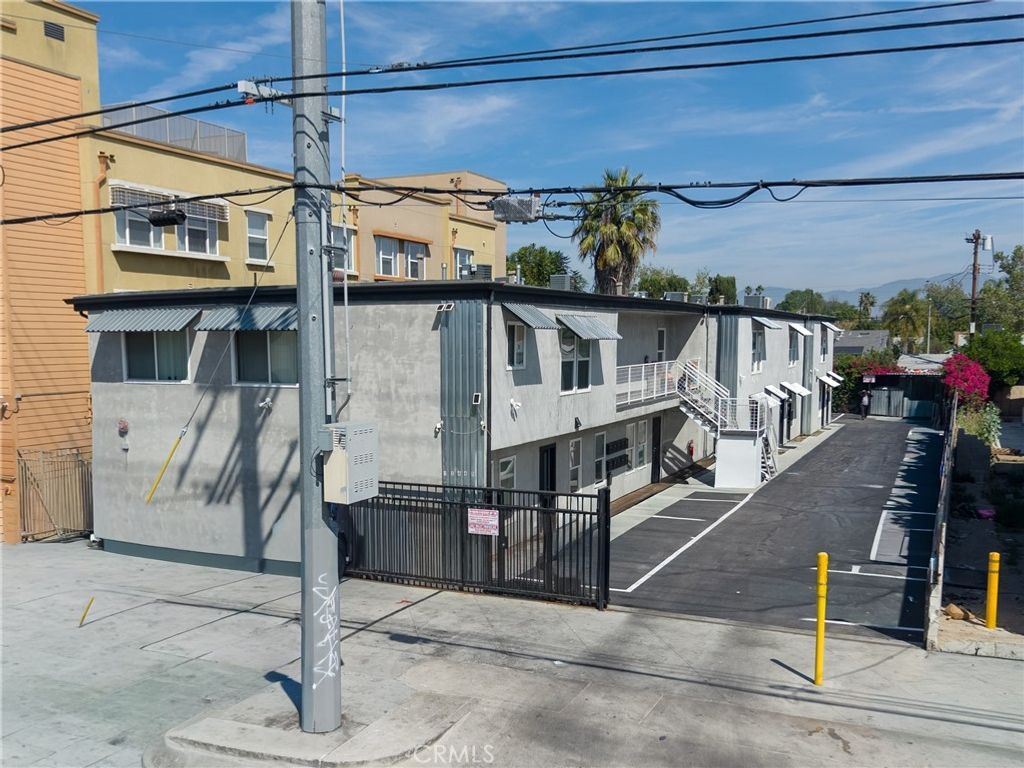 13445 Vanowen Street, Van Nuys