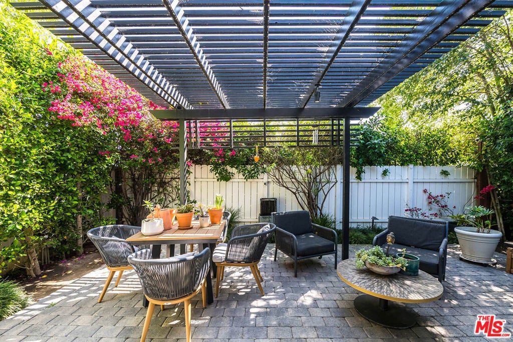 Photo of Listing #26670477