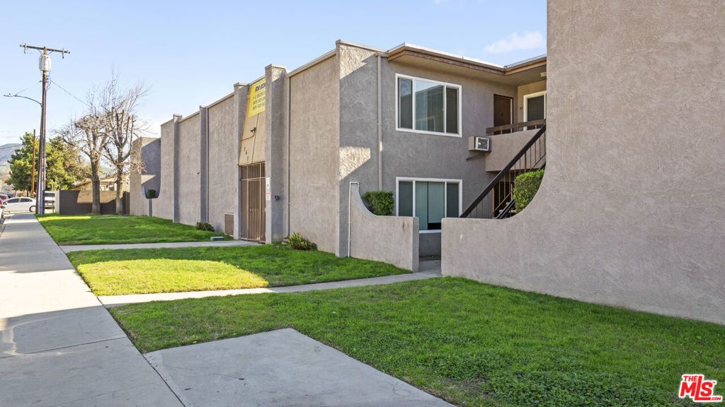141 E 42nd Street, San Bernardino