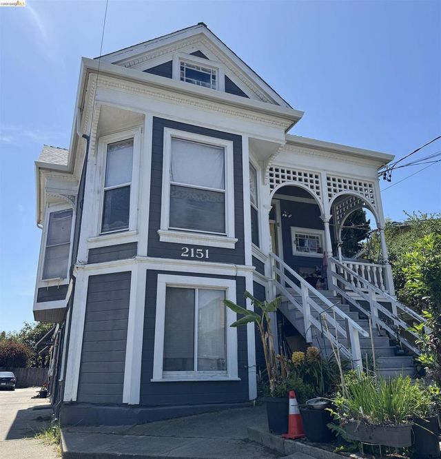 2151 E 24th Street, Oakland