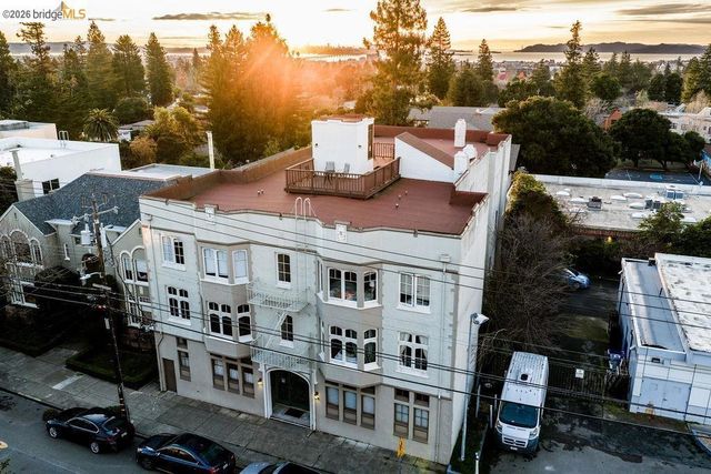 22 Domingo Ave, Berkeley