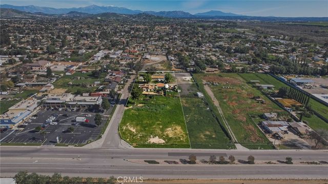5930 Etiwanda, Jurupa Valley