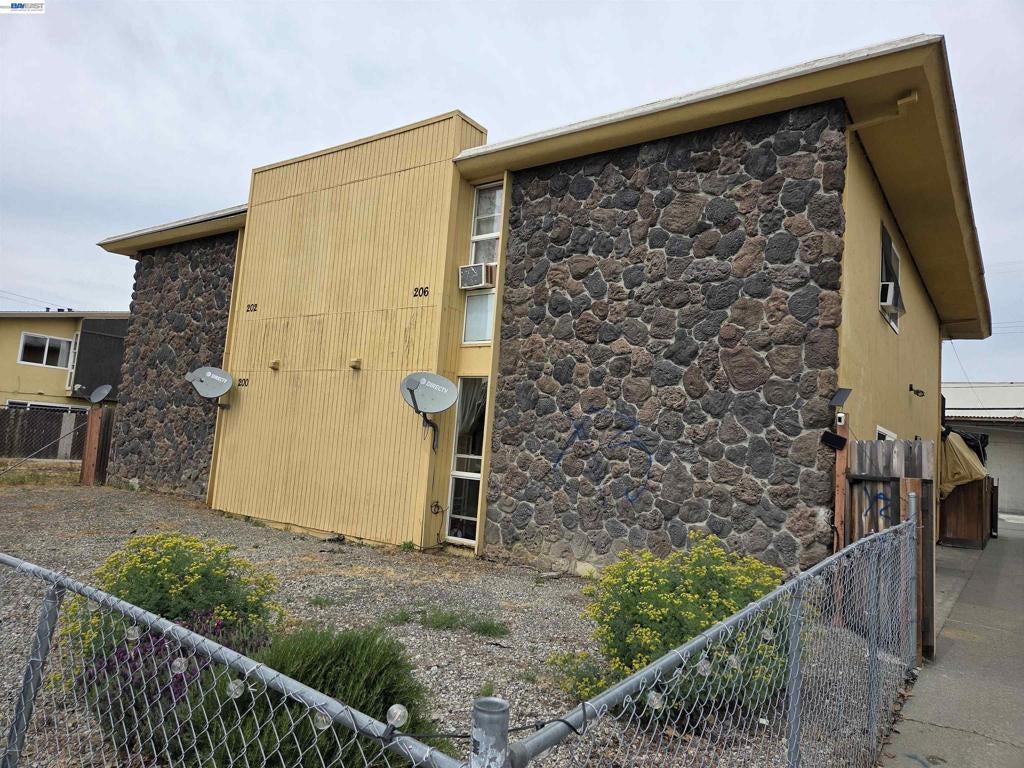 Photo of Listing #41129776