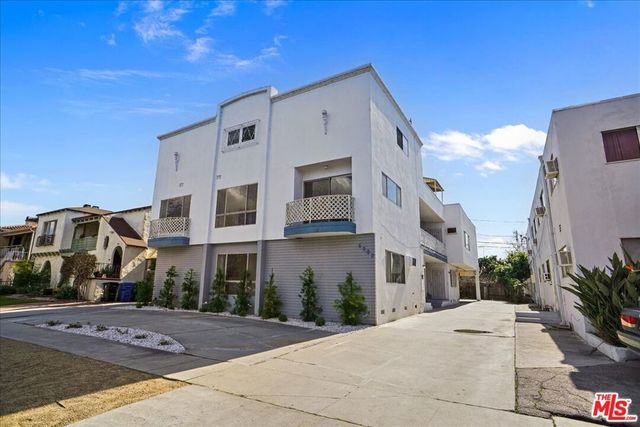 6082 Cashio Street, Los Angeles
