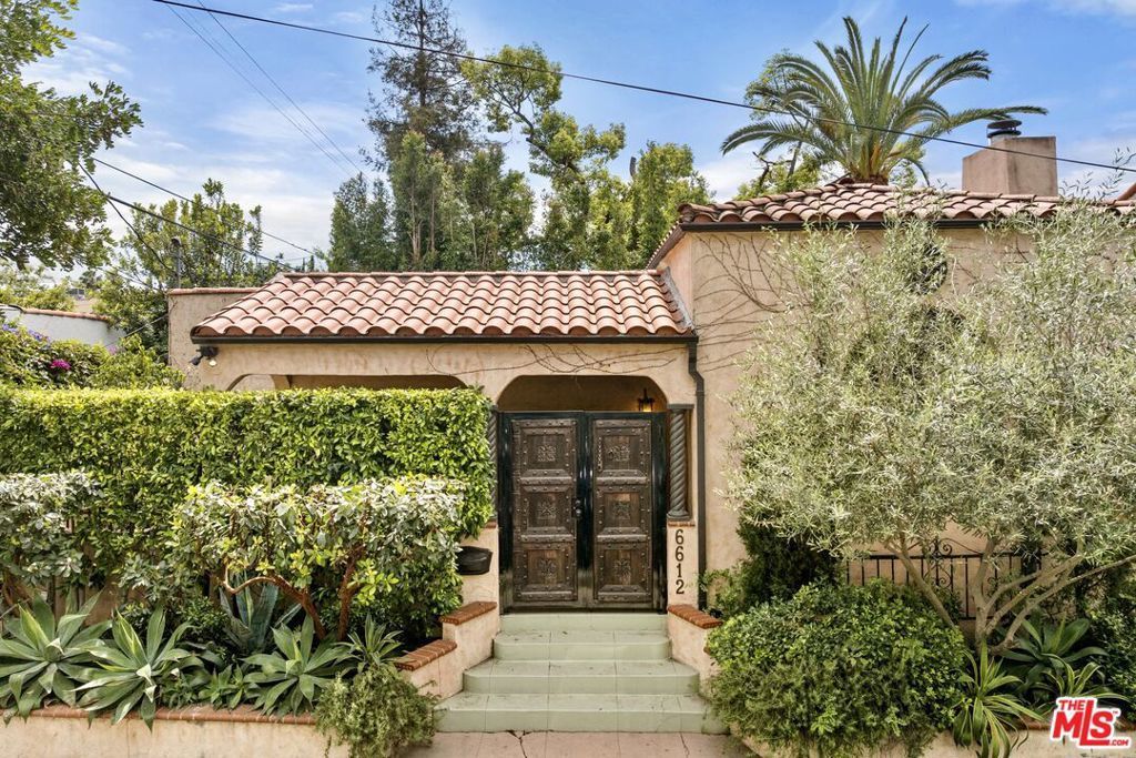 6612 Waring Avenue, Hollywood