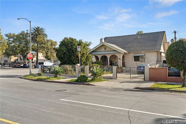 4214 Rosewood, Los Angeles