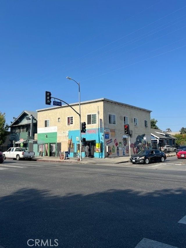 5426 Compton, Los Angeles