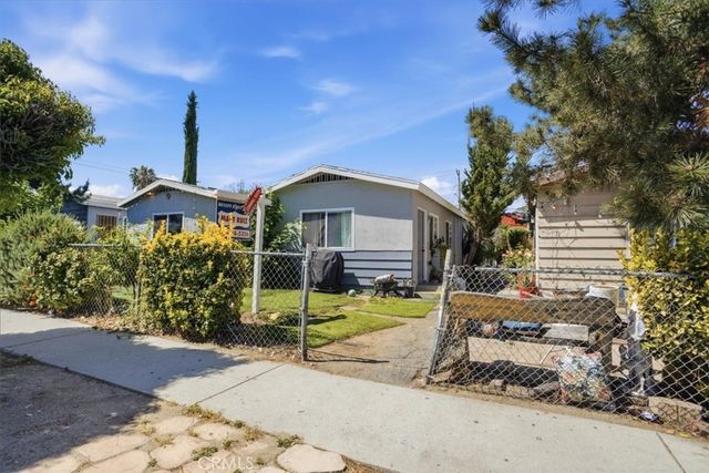 24047 Arch Street, Newhall