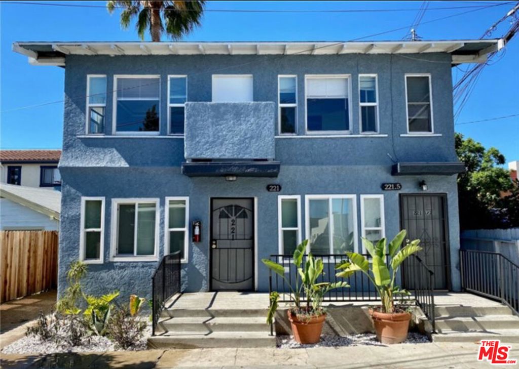 219 E 10th Street, Long Beach