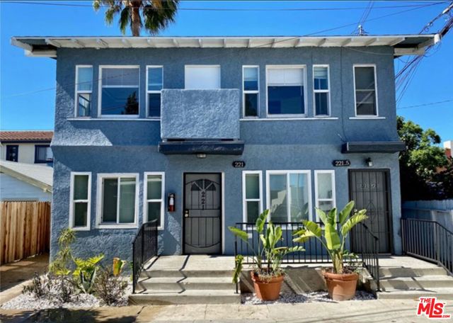 219 E 10th Street, Long Beach