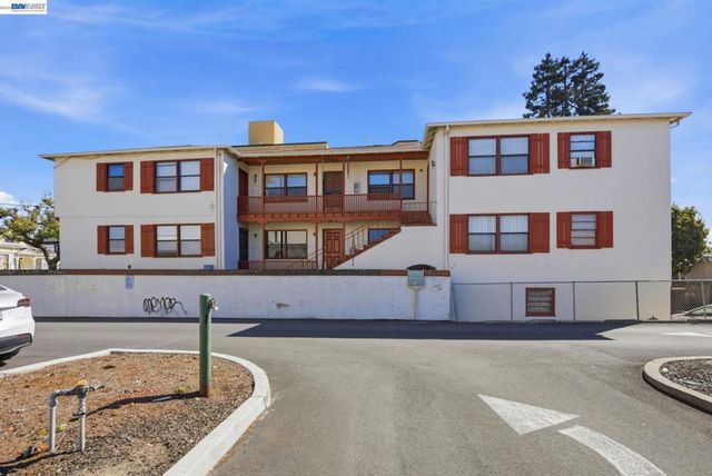 712 Santa Clara Avenue, Alameda
