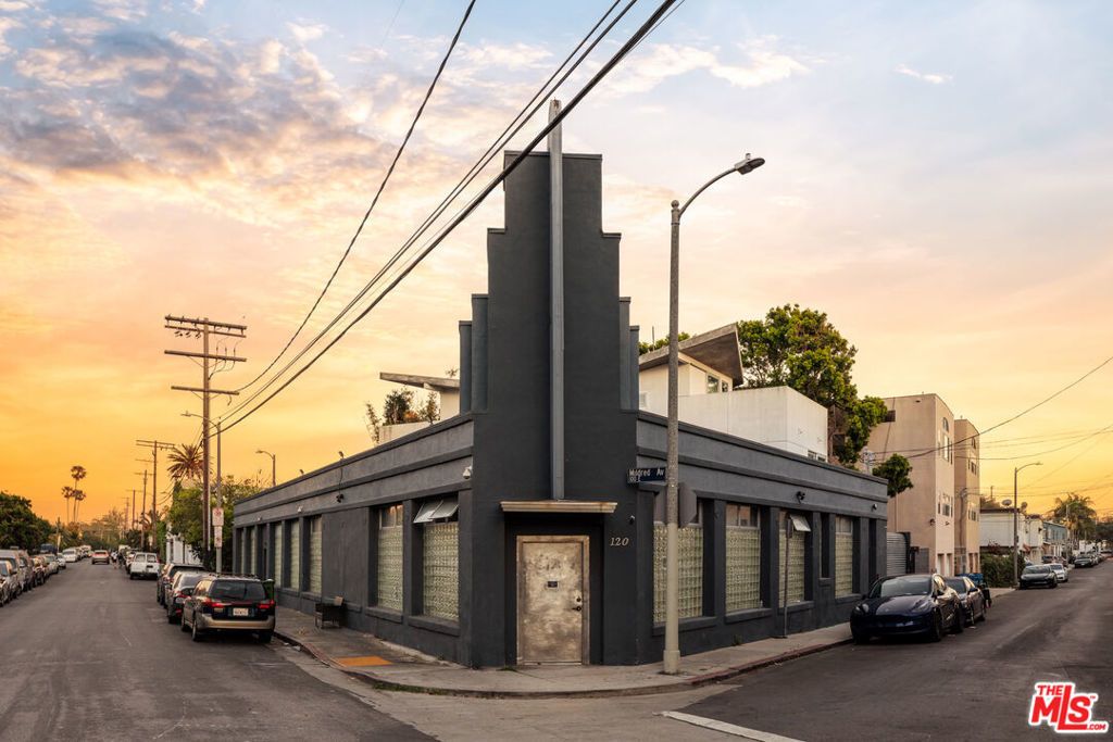 120 Mildred Avenue, Venice