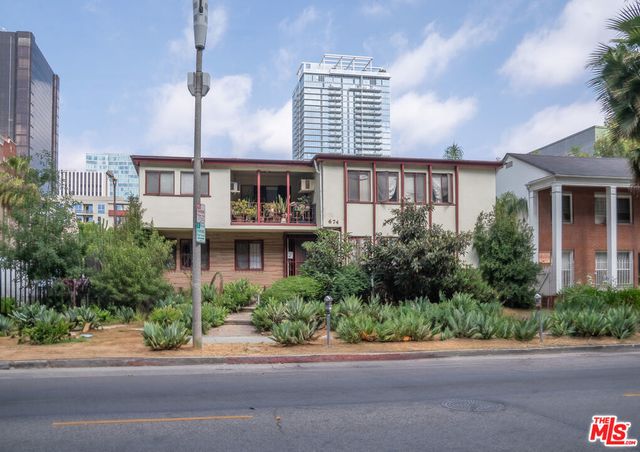 674 S Catalina Street, Los Angeles