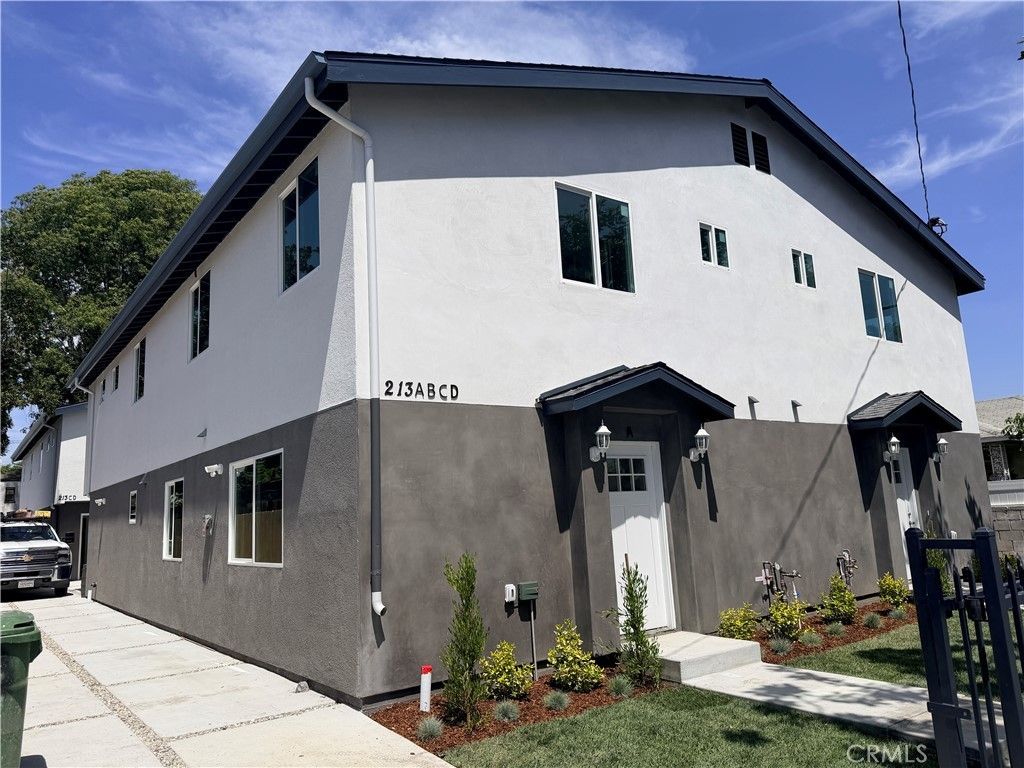 213 E Raymond, Compton