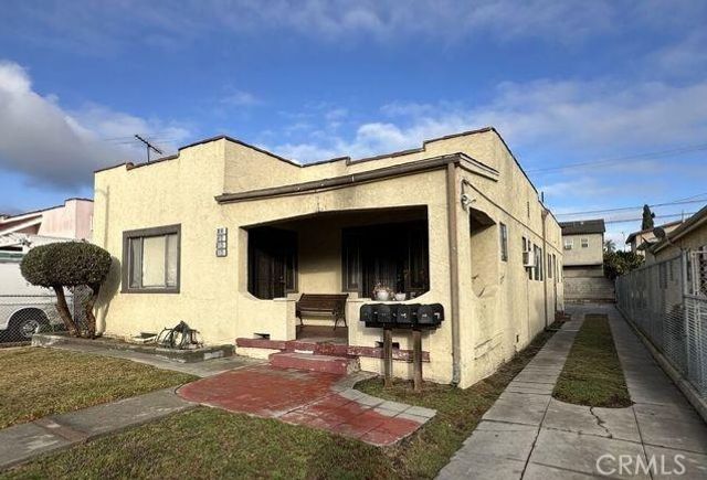 812 N Ridgewood, Los Angeles