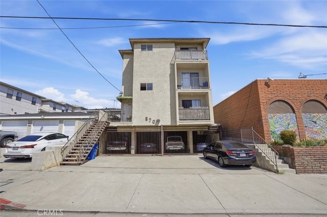 570 W 8th, San Pedro