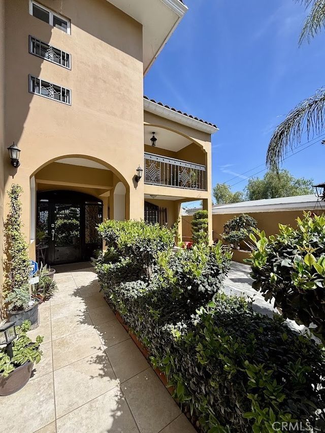6112 Eliseo Castañeda, Other