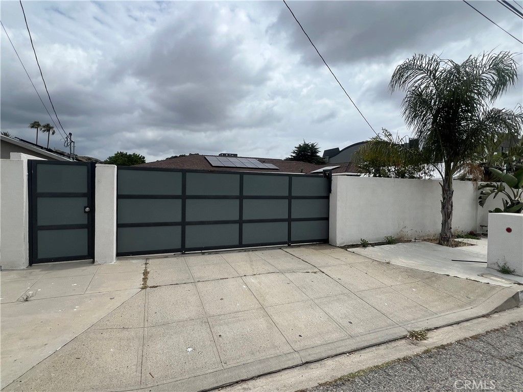 11024 Peoria Street, Sun Valley