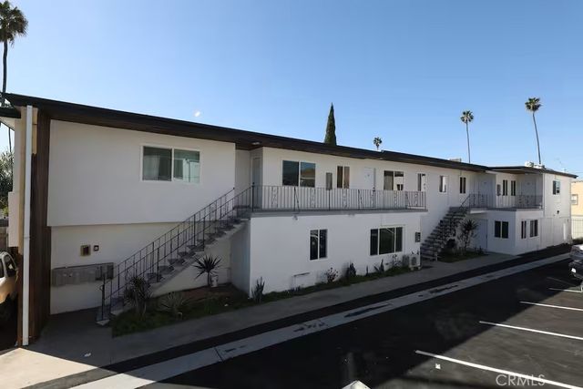 1441 S Cloverdale, Los Angeles
