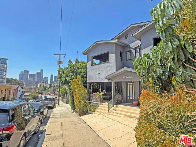 931 Everett Street, Los Angeles
