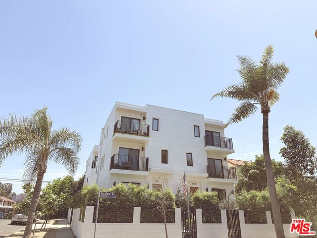 1800 S Highland Avenue, Los Angeles