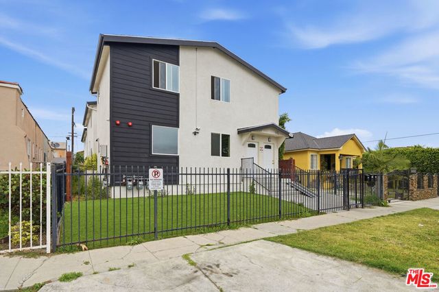 851 E 76th Place, Los Angeles