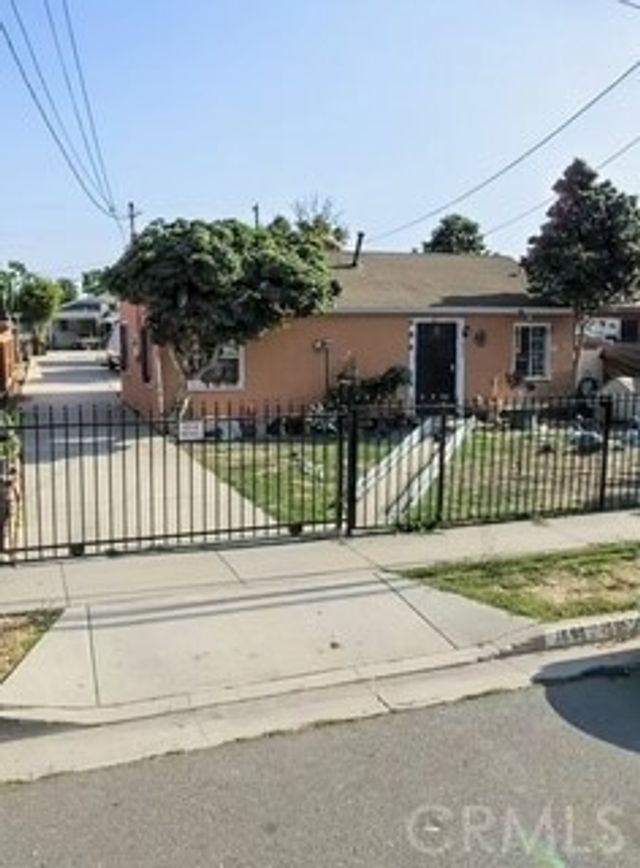 1696 E 126th, Compton
