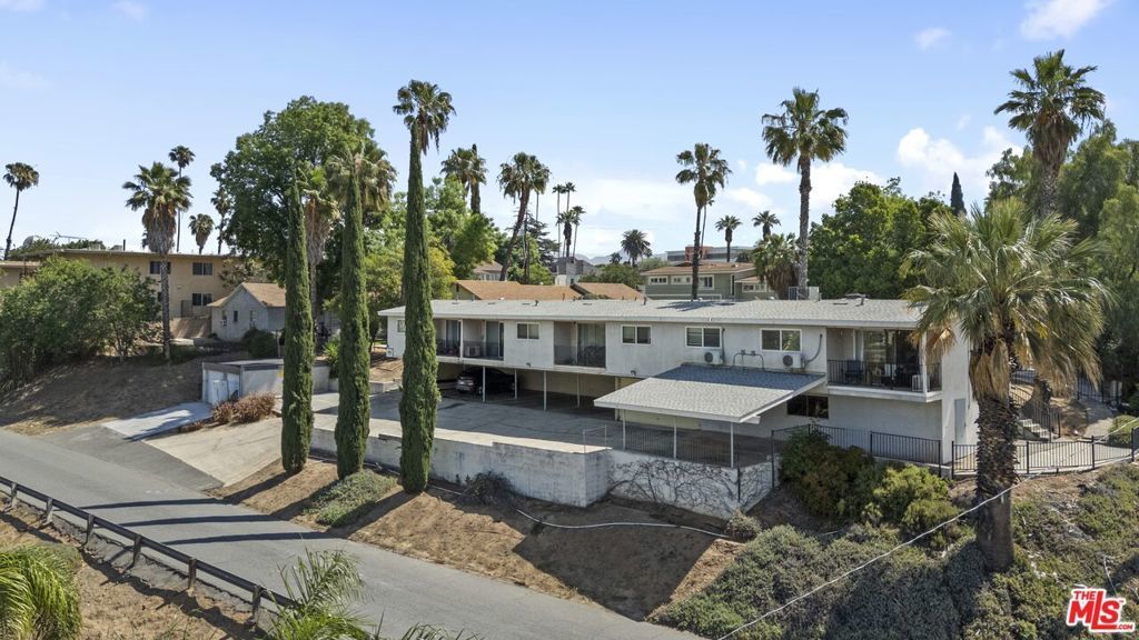 4561 Main Street, Riverside